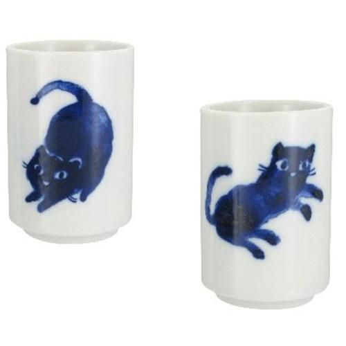Two tea cups with blue cats 